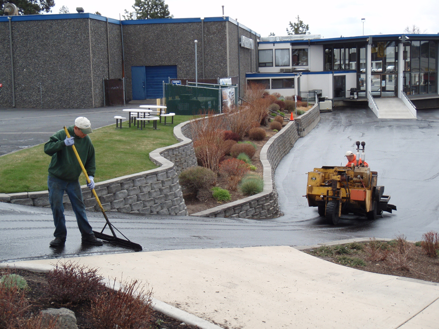 Redmond OR Asphalt Sealing, Repair & Maintenance | Seal Coating
